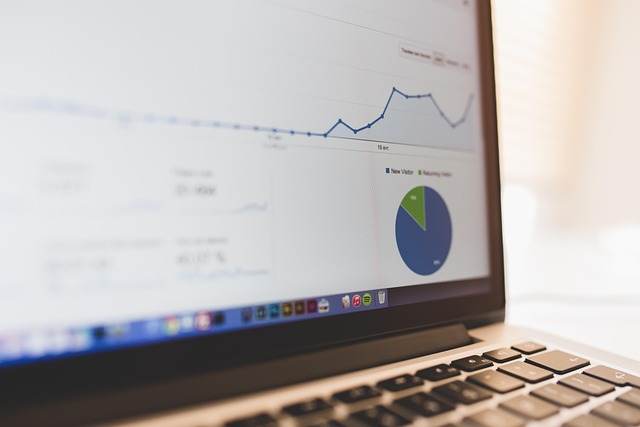KI-Plattform Dashboard-Oberfläche mit Textgenerierung und Aufgabenplanung